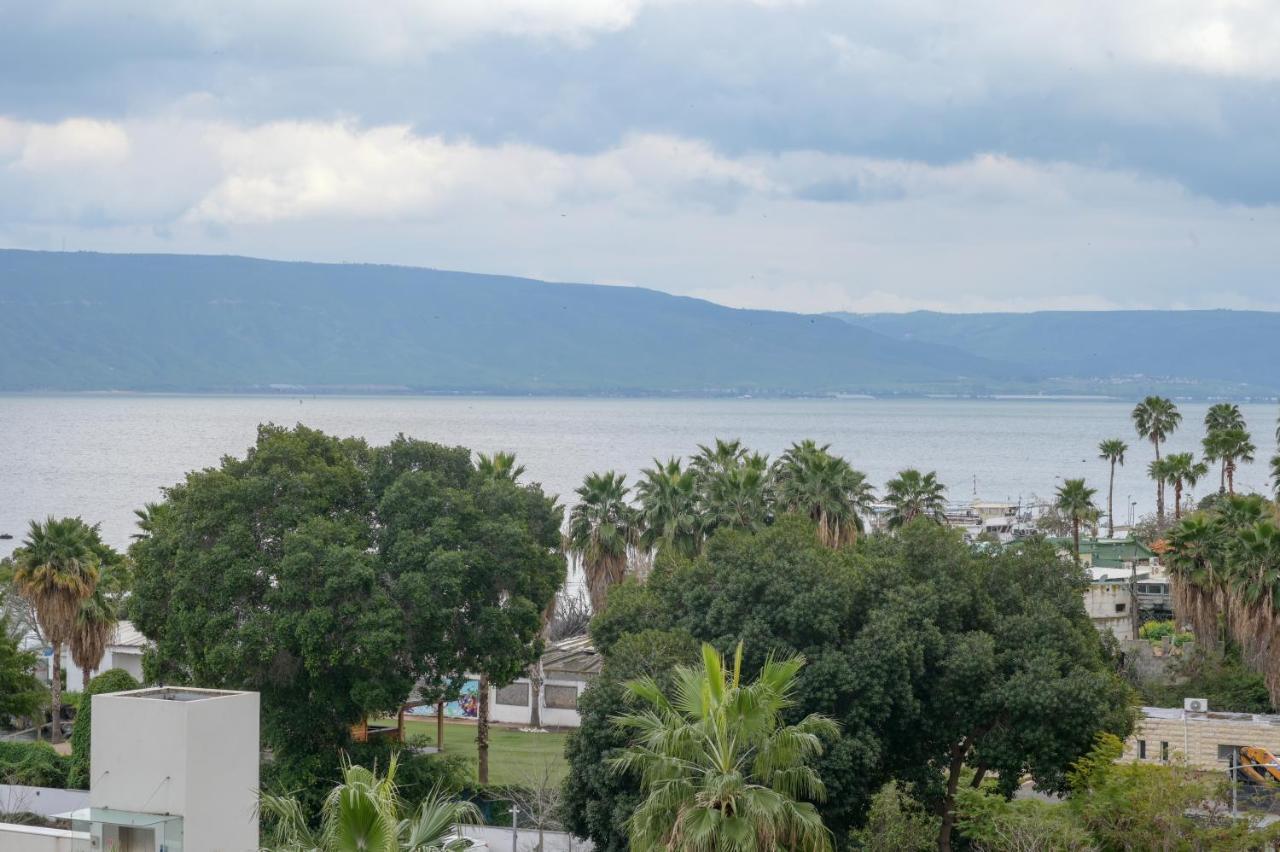 Sea of Galilee View Apartments: Tiberias Lakeside Retreat Exterior photo